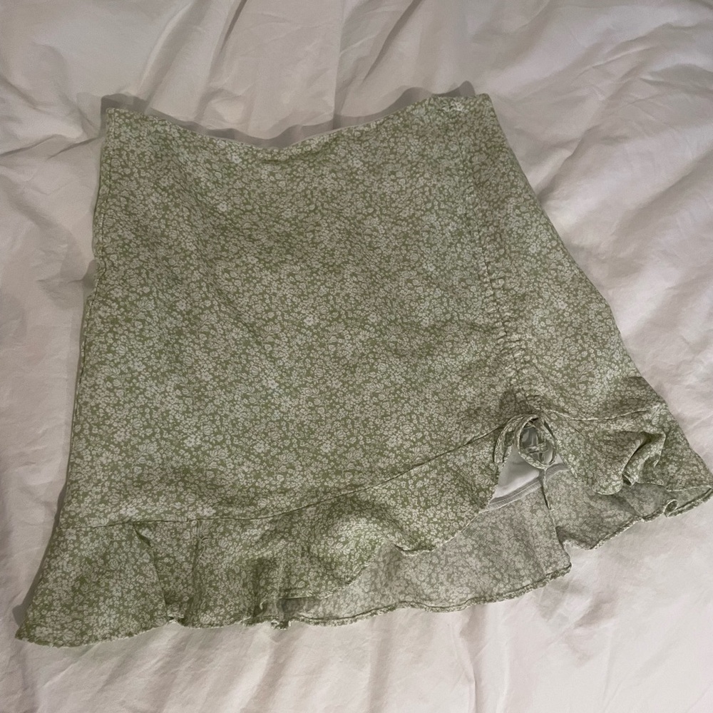 Floral green mini skirt